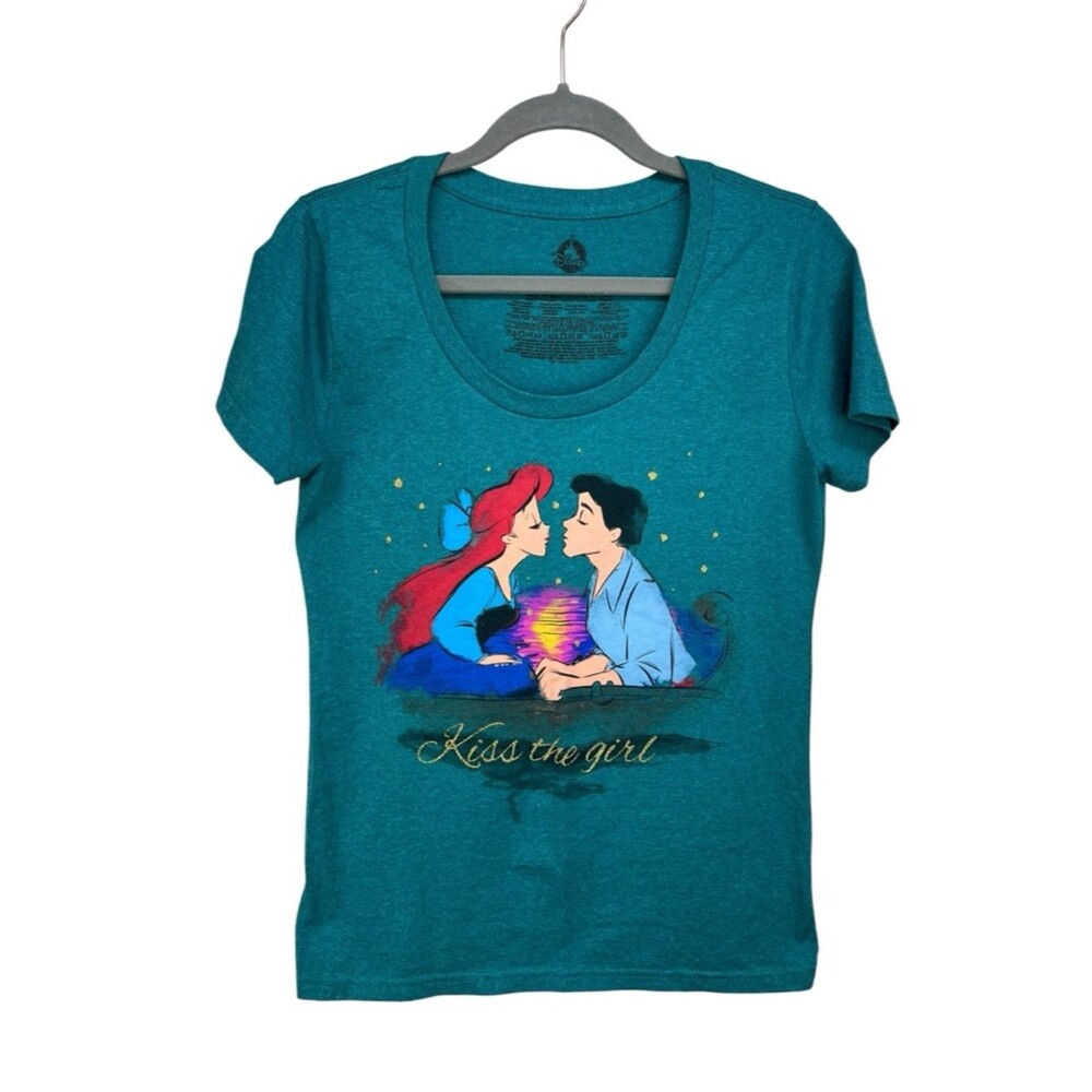 Disney Store Little Mermard Kiss the Girl Ariel Tee Size Large
